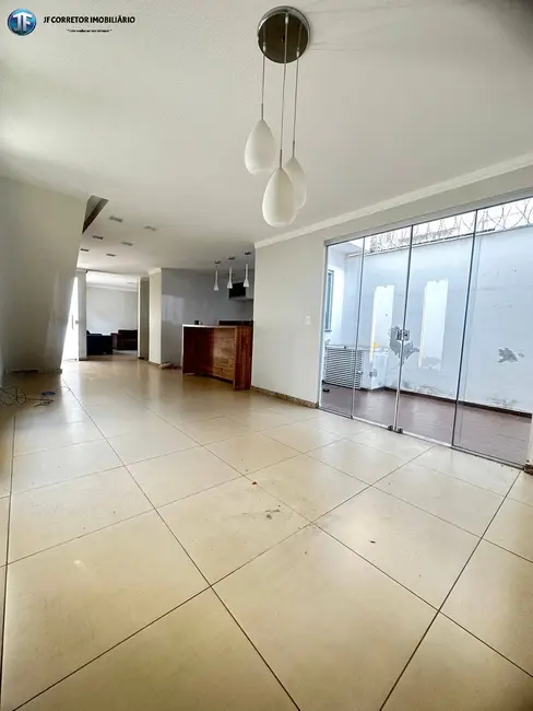 Foto 2 de Casa com 4 quartos à venda, 360m2 em Vila Celeste, Ipatinga - MG
