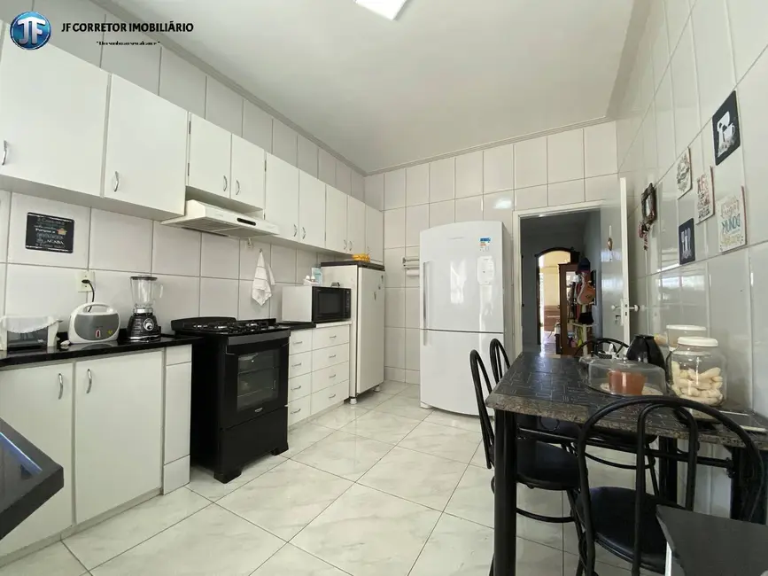 Casa com 3 quartos à venda, 208m2 em Imbaúbas, Ipatinga - MG - imagem 5 Foto 5 de Casa com 3 quartos à venda, 208m2 em Imbaúbas, Ipatinga - MG