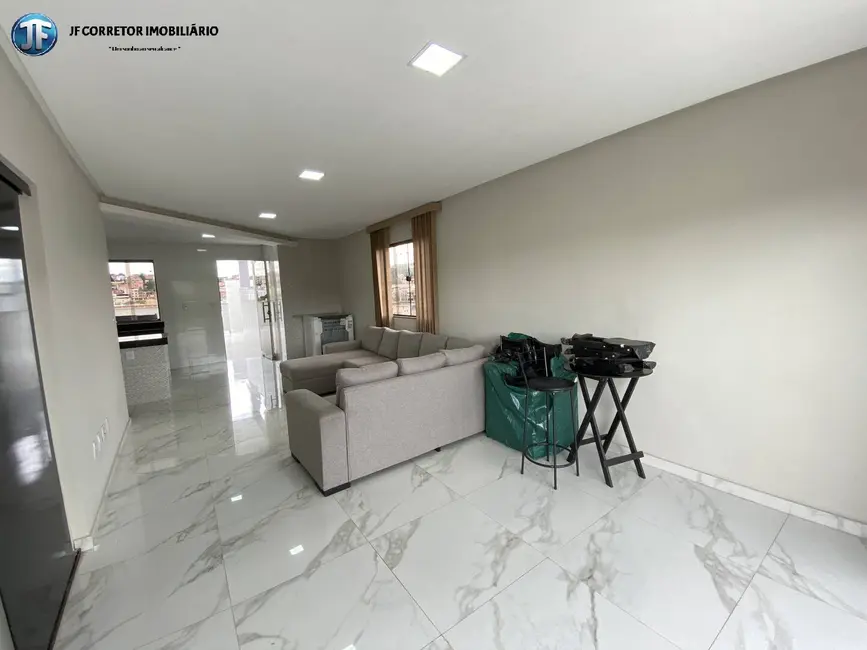 Foto 2 de Cobertura com 3 quartos à venda, 232m2 em Veneza, Ipatinga - MG