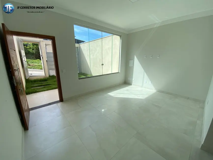 Foto 2 de Casa com 3 quartos à venda, 93m2 em Santana Do Paraiso - MG