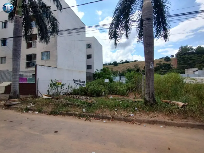 Foto 1 de Terreno / Lote à venda, 295m2 em Santana Do Paraiso - MG