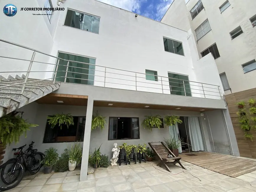 Foto 1 de Casa com 5 quartos à venda, 490m2 em Santana Do Paraiso - MG