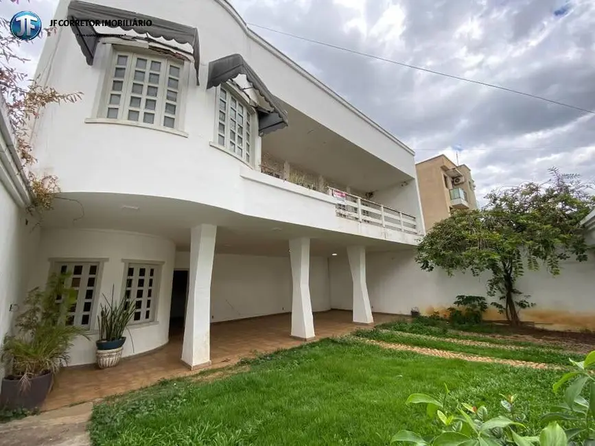 Foto 1 de Casa com 4 quartos à venda, 372m2 em Cidade Nobre, Ipatinga - MG