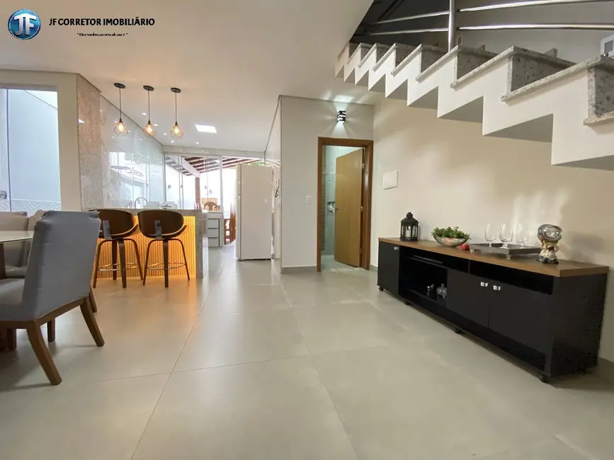 Casa com 3 quartos à venda, 150m2 em Imbaúbas, Ipatinga - MG - imagem 4 Foto 4 de Casa com 3 quartos à venda, 150m2 em Imbaúbas, Ipatinga - MG