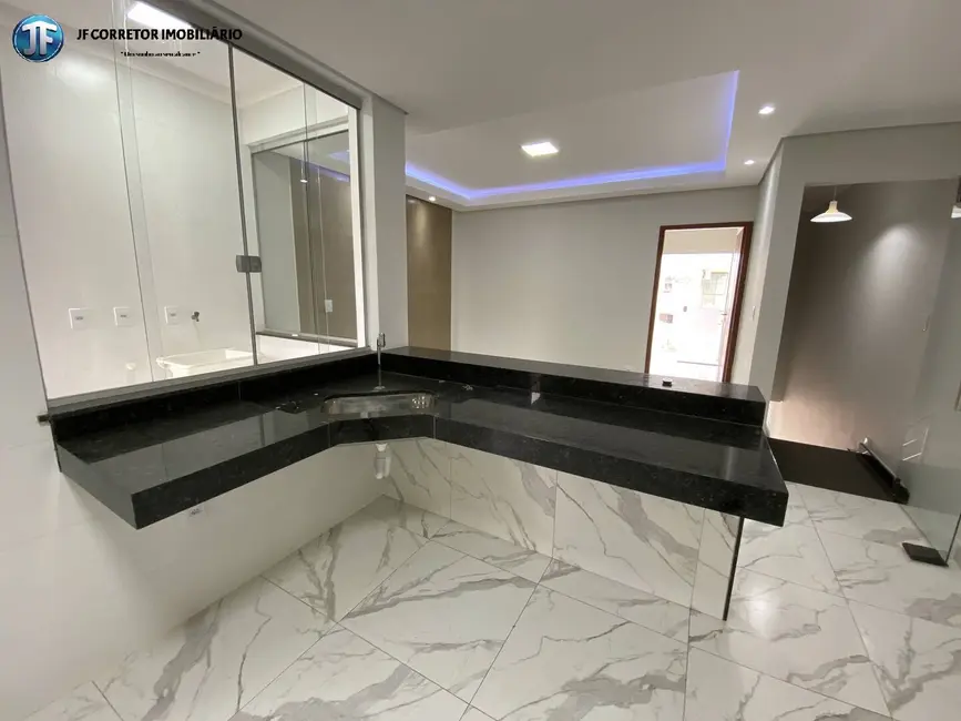 Foto 2 de Casa com 3 quartos à venda, 120m2 em Santana Do Paraiso - MG