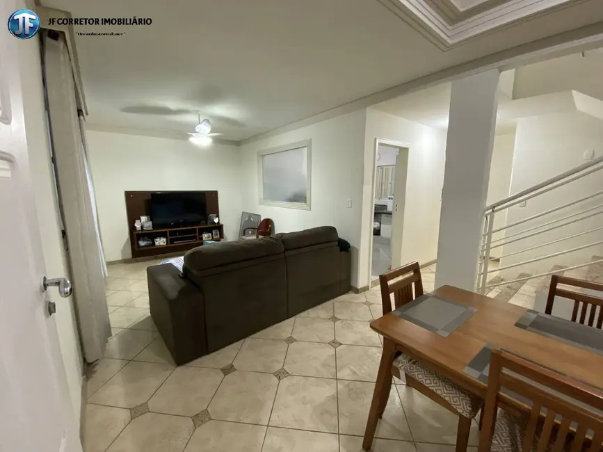 Casa com 3 quartos à venda, 320m2 em Iguaçu, Ipatinga - MG - imagem 3 Foto 3 de Casa com 3 quartos à venda, 320m2 em Iguaçu, Ipatinga - MG