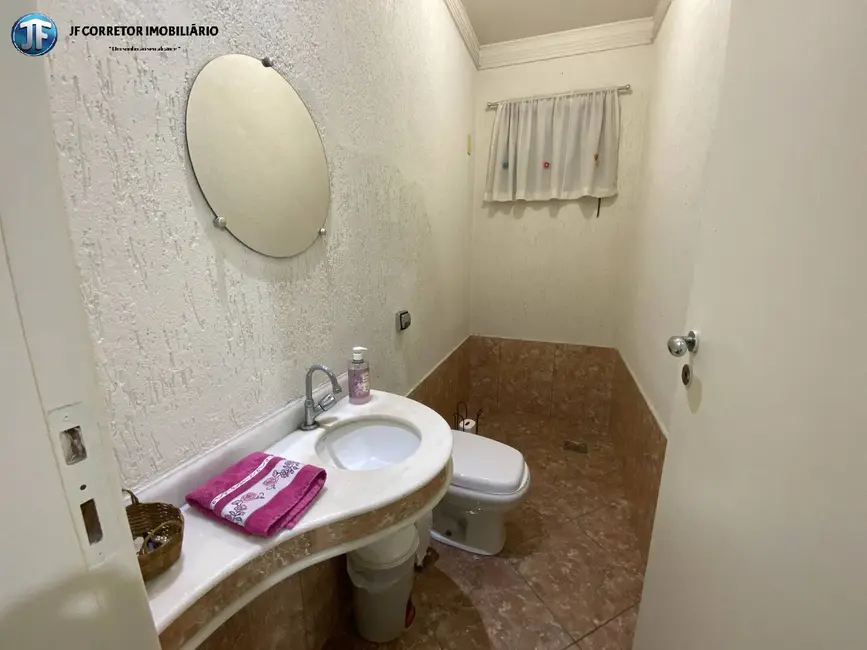 Casa com 3 quartos à venda, 320m2 em Iguaçu, Ipatinga - MG - imagem 7 Foto 7 de Casa com 3 quartos à venda, 320m2 em Iguaçu, Ipatinga - MG