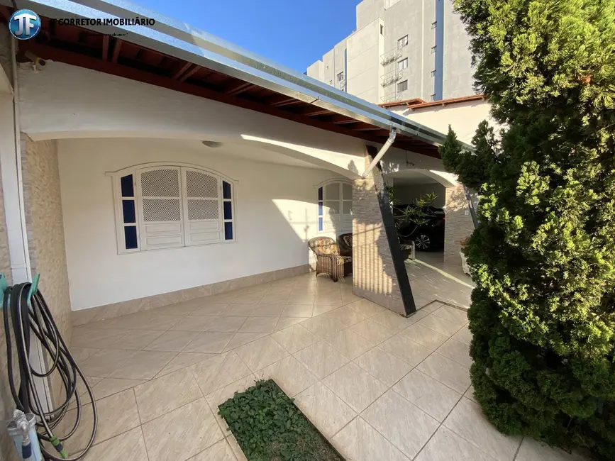 Foto 1 de Casa com 3 quartos à venda, 1113m2 em Cidade Nobre, Ipatinga - MG