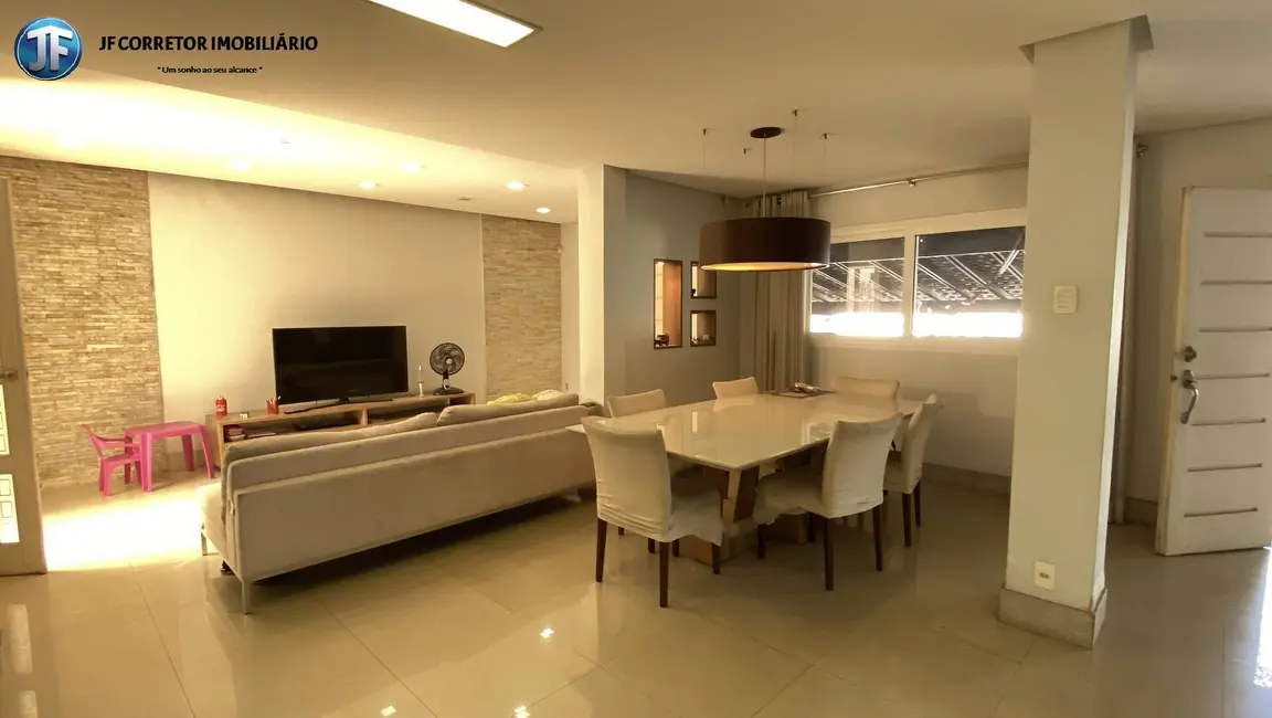 Casa com 3 quartos à venda, 342m2 em Imbaúbas, Ipatinga - MG - imagem 3 Foto 3 de Casa com 3 quartos à venda, 342m2 em Imbaúbas, Ipatinga - MG