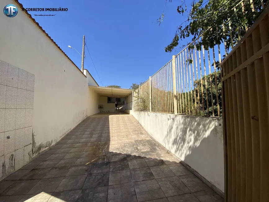 Foto 9 de Casa com 2 quartos à venda, 840m2 em Ipaba - MG