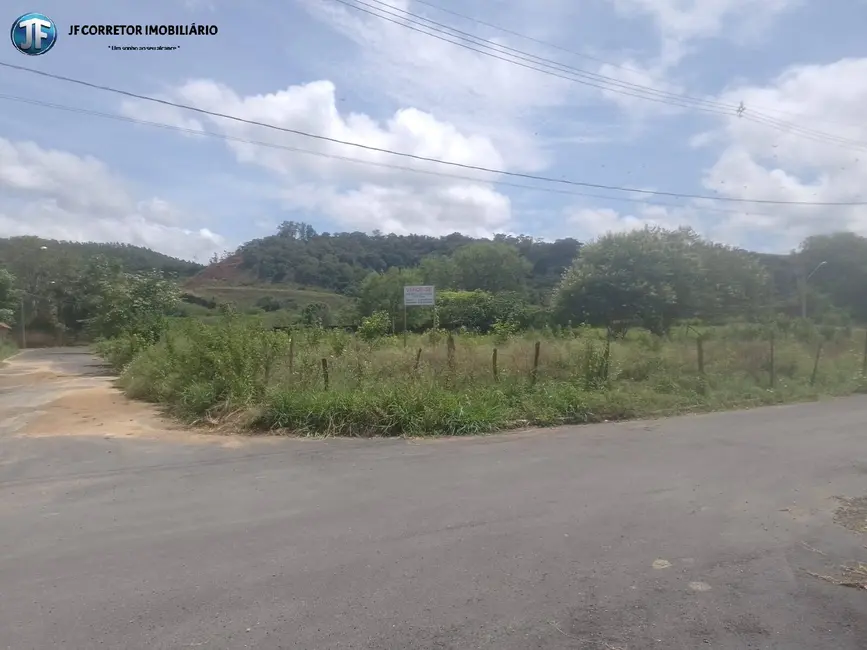 Foto 1 de Terreno / Lote à venda, 360m2 em Caratinga - MG