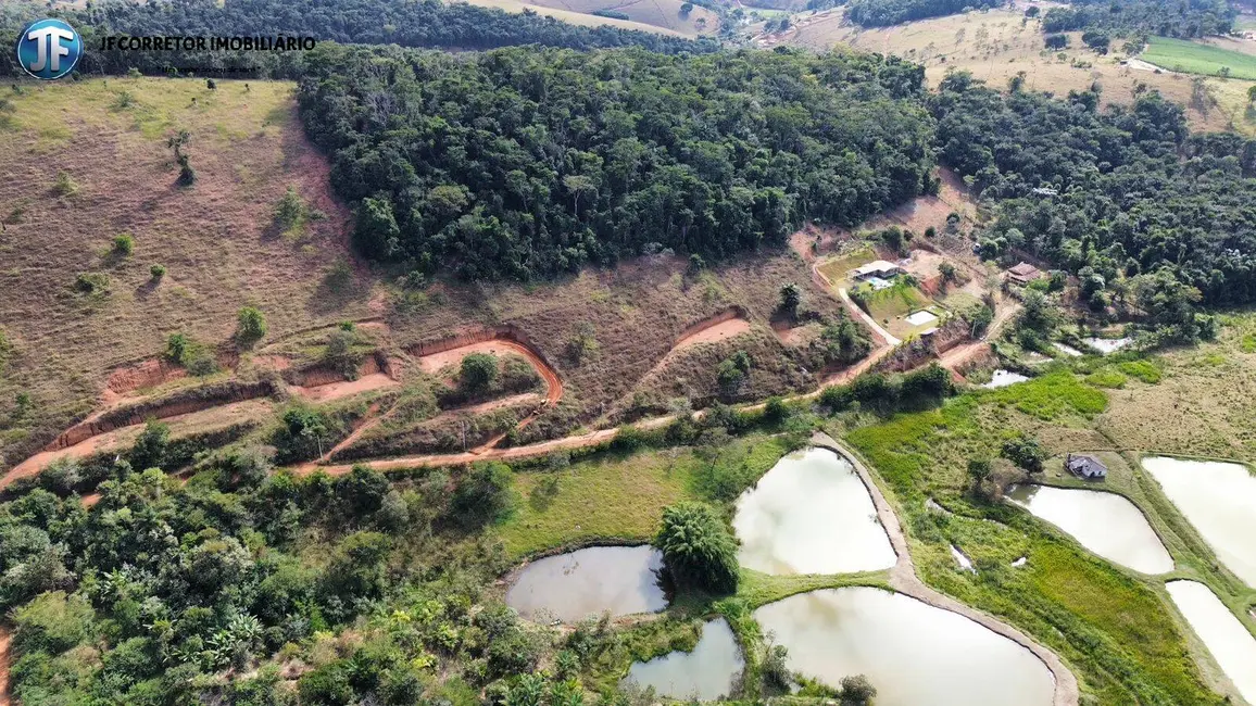 Foto 1 de Terreno / Lote à venda, 2000m2 em Iapu - MG