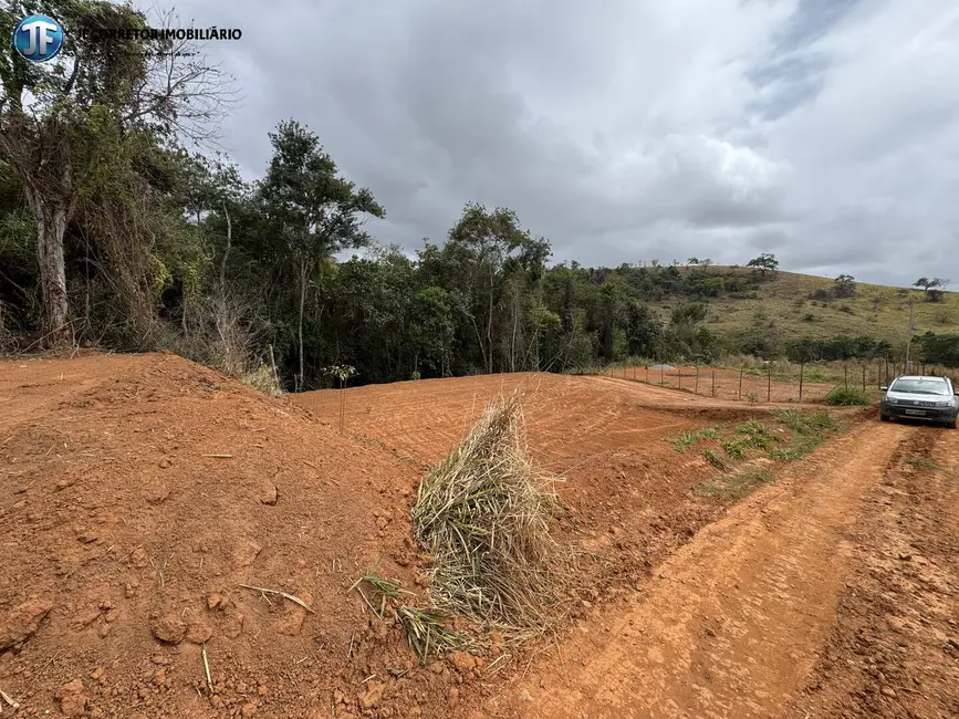 Foto 2 de Terreno / Lote à venda, 1000m2 em Iapu - MG