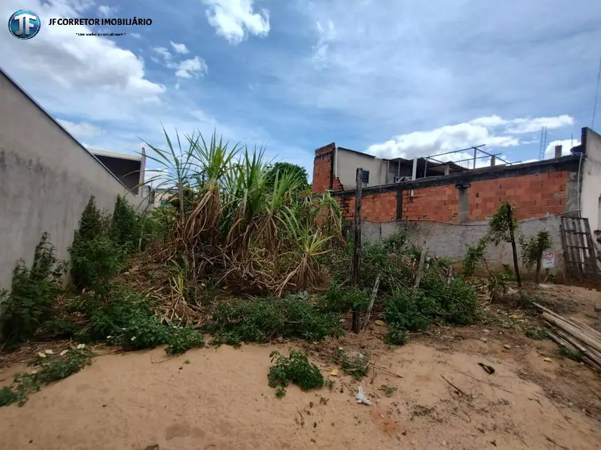 Foto 3 de Terreno / Lote à venda, 360m2 em Caratinga - MG