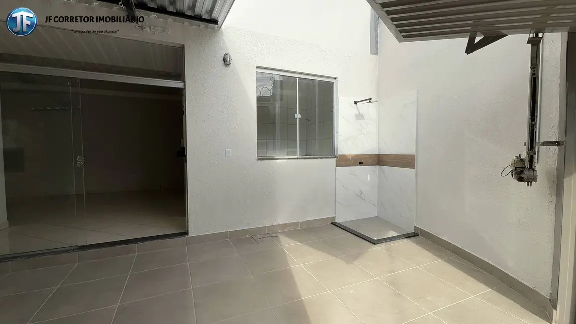 Casa com 2 quartos à venda em Santana Do Paraiso - MG - imagem 2 Foto 2 de Casa com 2 quartos à venda em Santana Do Paraiso - MG