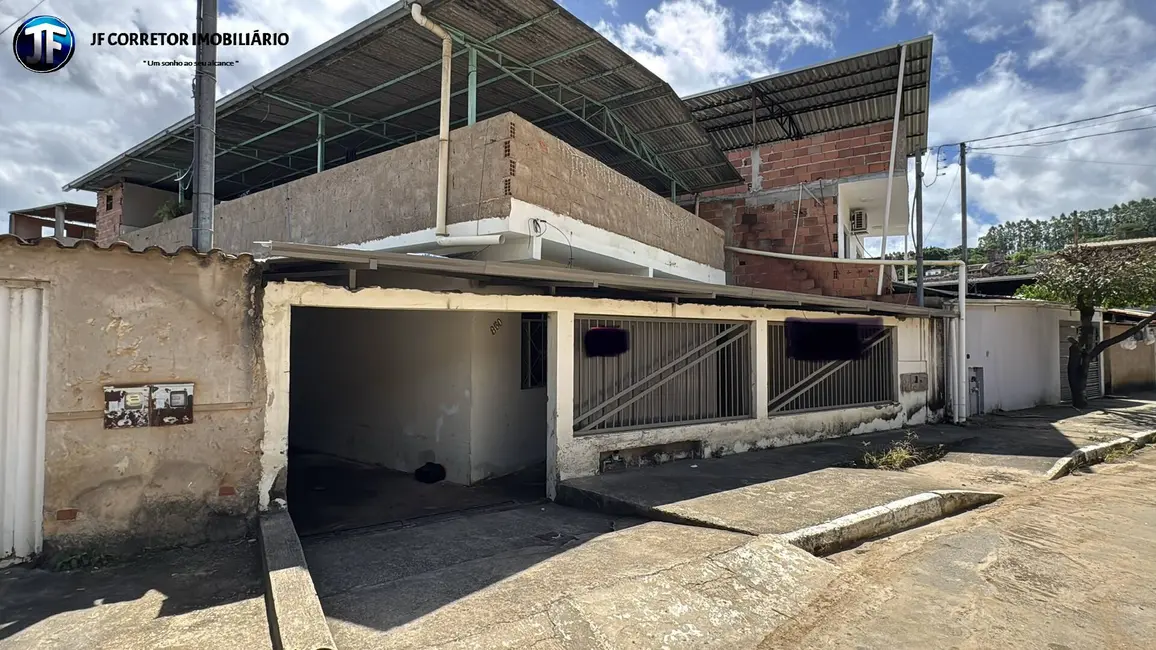 Foto 2 de Casa com 2 quartos à venda, 253m2 em Centro, Ipaba - MG