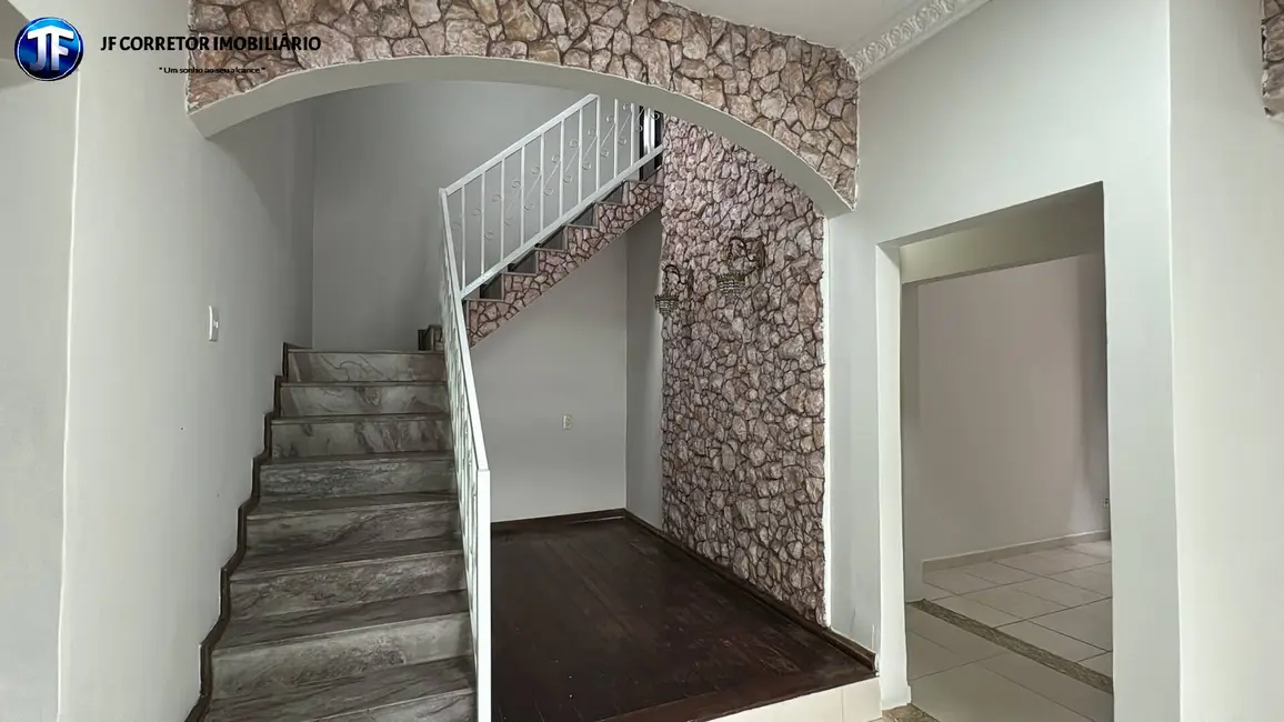 Foto 2 de Casa com 5 quartos à venda, 342m2 em Bom Retiro, Ipatinga - MG