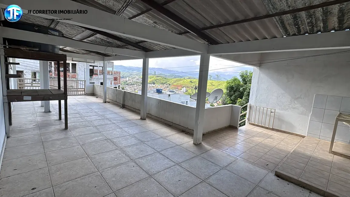 Foto 2 de Casa com 2 quartos à venda, 180m2 em Santana Do Paraiso - MG