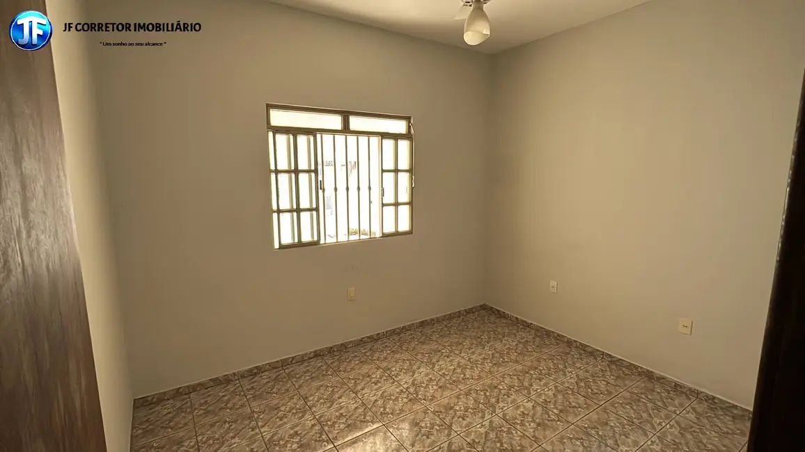 Foto 4 de Casa com 2 quartos à venda, 180m2 em Santana Do Paraiso - MG