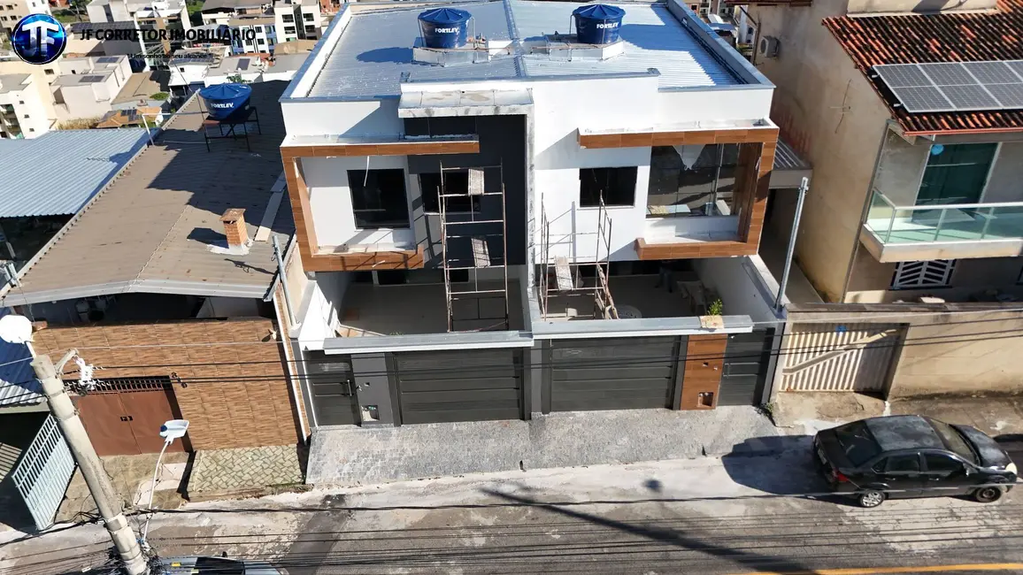 Foto 2 de Casa com 3 quartos à venda, 170m2 em Santana Do Paraiso - MG