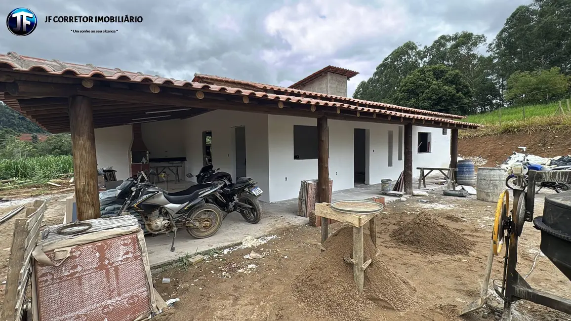 Foto 1 de Chácara com 3 quartos à venda, 1560m2 em Iapu, MG