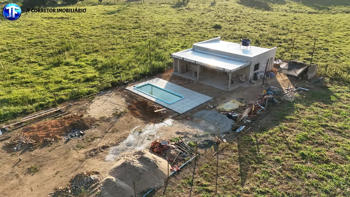 Foto 3 de Chácara com 3 quartos à venda, 1000m2 em Caratinga - MG