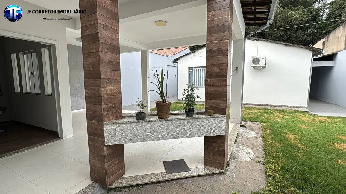 Foto 2 de Casa com 3 quartos à venda, 342m2 em Imbaúbas, Ipatinga - MG