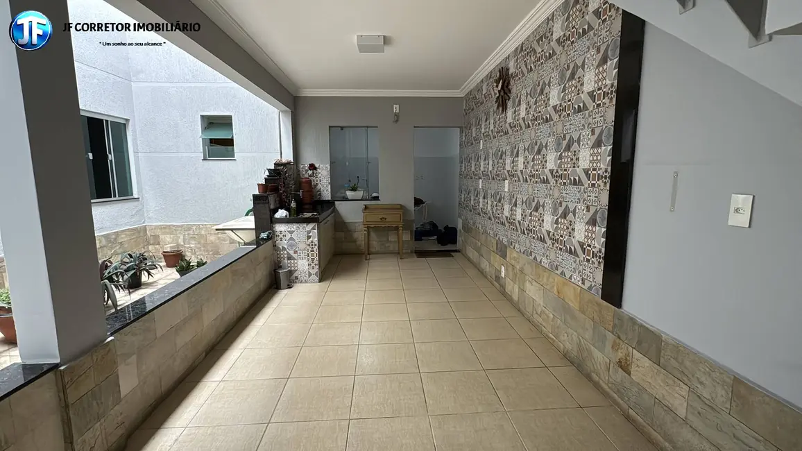 Casa com 5 quartos à venda, 300m2 em Imbaúbas, Ipatinga - MG - imagem 7 Foto 7 de Casa com 5 quartos à venda, 300m2 em Imbaúbas, Ipatinga - MG