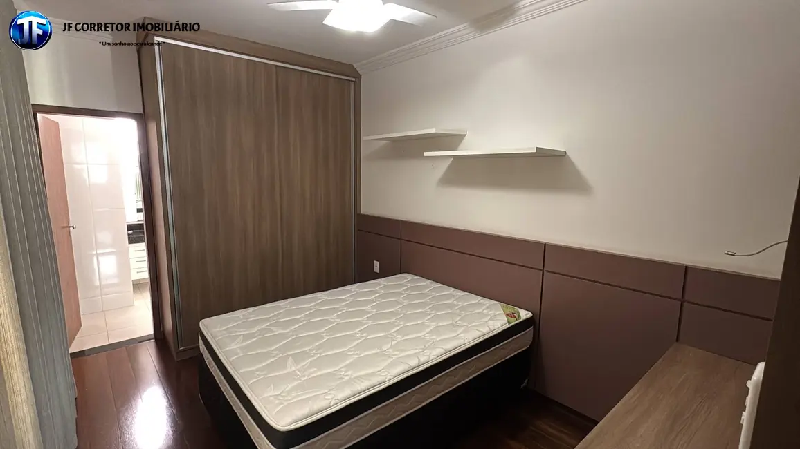 Casa com 5 quartos à venda, 300m2 em Imbaúbas, Ipatinga - MG - imagem 4 Foto 4 de Casa com 5 quartos à venda, 300m2 em Imbaúbas, Ipatinga - MG