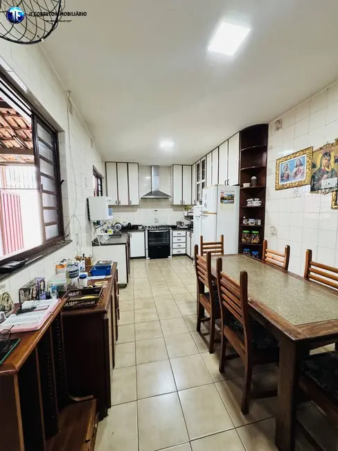 Foto 8 de Casa com 3 quartos à venda, 250m2 em Imbaúbas, Ipatinga - MG
