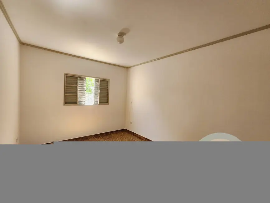 Casa com 2 quartos para alugar, 150m2 em Sao Jose Dos Campos - SP - imagem 5 Foto 5 de Casa com 2 quartos para alugar, 150m2 em Sao Jose Dos Campos - SP
