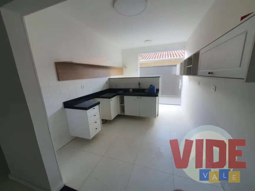 Casa de Condomínio com 3 quartos à venda, 250m2 em Sao Jose Dos Campos - SP - imagem 3 Foto 3 de Casa de Condomínio com 3 quartos à venda, 250m2 em Sao Jose Dos Campos - SP