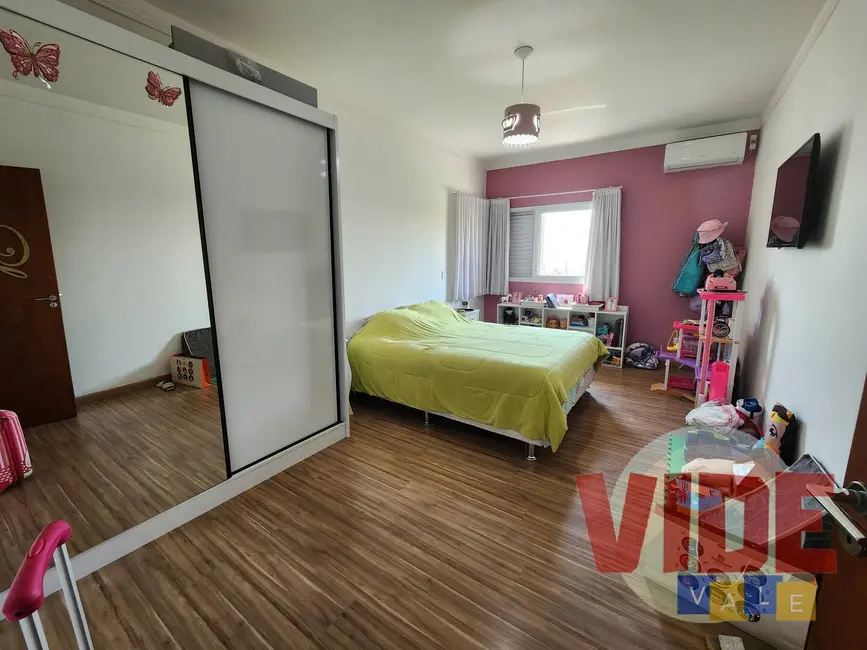 Foto 6 de Casa de Condomínio com 4 quartos à venda, 1000m2 em Jacarei - SP