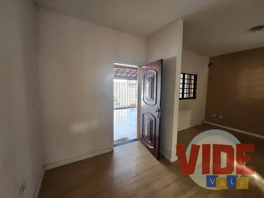 Foto 2 de Casa com 3 quartos à venda, 150m2 em Sao Jose Dos Campos - SP