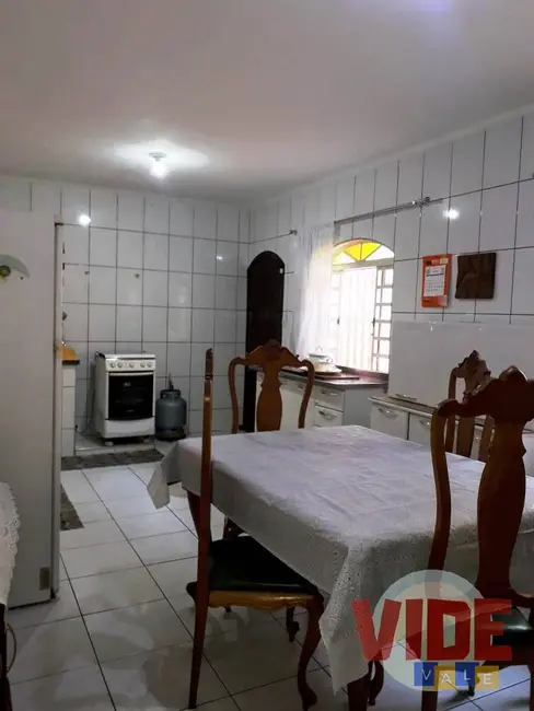 Sobrado com 4 quartos à venda, 198m2 em Sao Jose Dos Campos - SP - imagem 2 Foto 2 de Sobrado com 4 quartos à venda, 198m2 em Sao Jose Dos Campos - SP