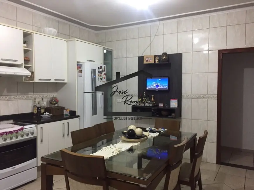 Foto 9 de Casa com 4 quartos à venda, 221m2 em Jardim Regina, Indaiatuba - SP