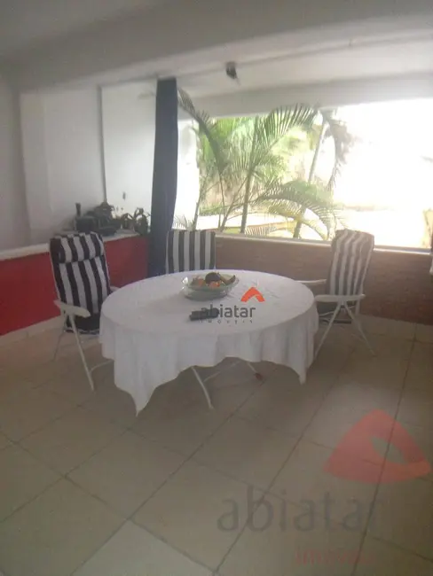 Sobrado com 3 quartos à venda, 220m2 em Jardim Santa Rosa, Taboao Da Serra - SP - imagem 7 Foto 7 de Sobrado com 3 quartos à venda, 220m2 em Jardim Santa Rosa, Taboao Da Serra - SP