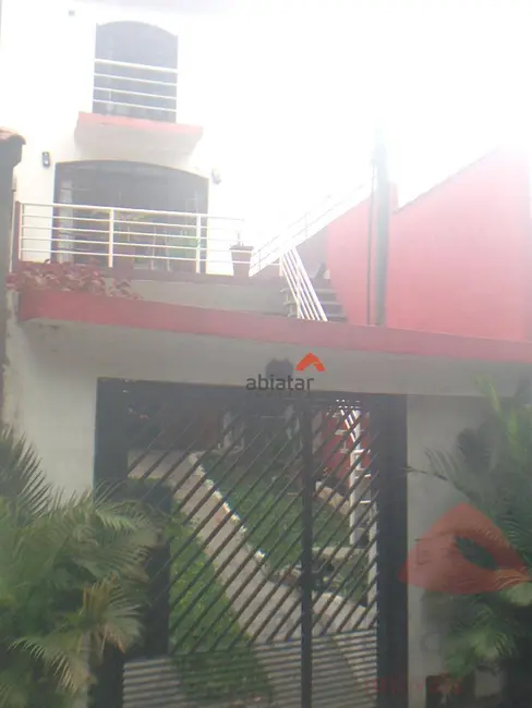 Sobrado com 3 quartos à venda, 220m2 em Jardim Santa Rosa, Taboao Da Serra - SP - imagem 2 Foto 2 de Sobrado com 3 quartos à venda, 220m2 em Jardim Santa Rosa, Taboao Da Serra - SP