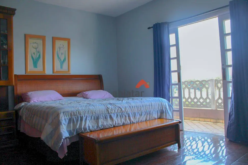 Foto 9 de Sobrado com 4 quartos à venda, 212m2 em Parque Industrial das Oliveiras, Taboao Da Serra - SP