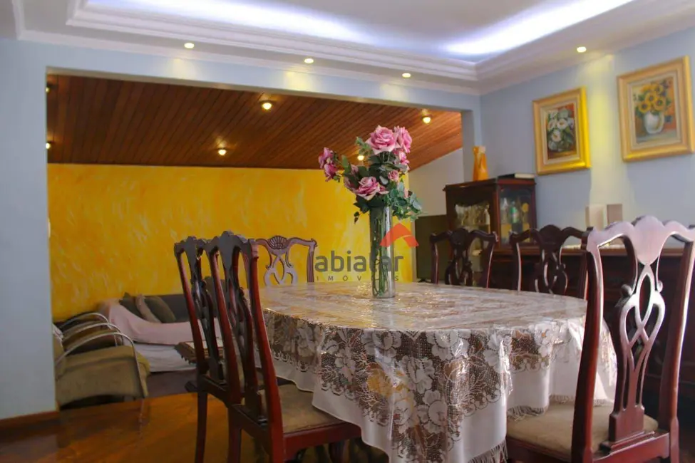 Foto 6 de Sobrado com 4 quartos à venda, 212m2 em Parque Industrial das Oliveiras, Taboao Da Serra - SP