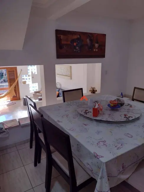 Foto 6 de Sobrado com 3 quartos à venda, 200m2 em Parque Assunção, Taboao Da Serra - SP