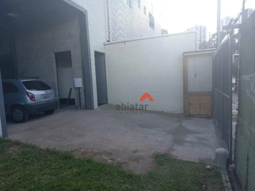 Foto 2 de Armazém / Galpão à venda, 250m2 em Parque Monte Alegre, Taboao Da Serra - SP