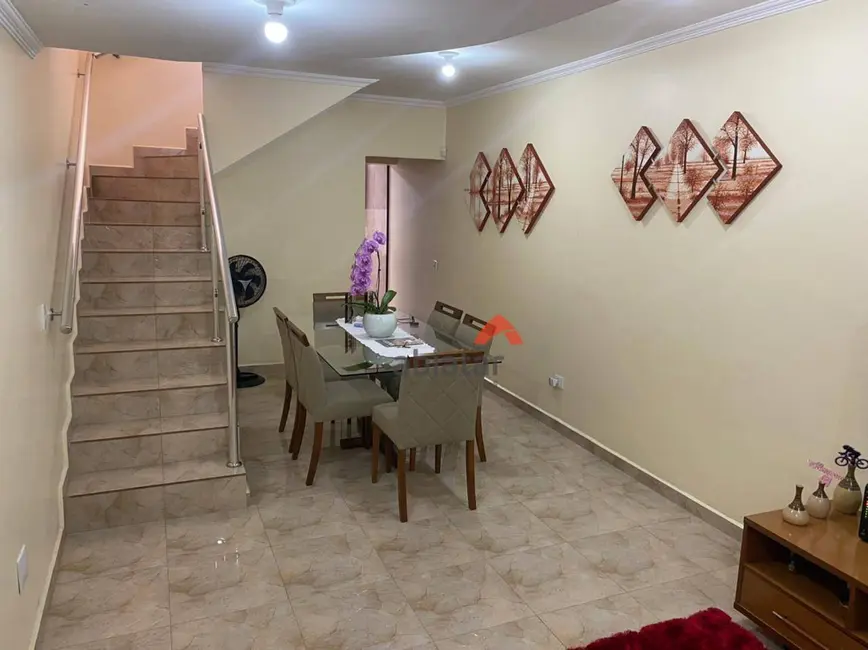 Sobrado com 3 quartos à venda, 294m2 em Jardim Maria Rosa, Taboao Da Serra - SP - imagem 5 Foto 5 de Sobrado com 3 quartos à venda, 294m2 em Jardim Maria Rosa, Taboao Da Serra - SP