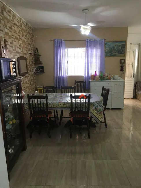 Foto 1 de Casa com 1 quarto à venda, 250m2 em Itanhaem - SP