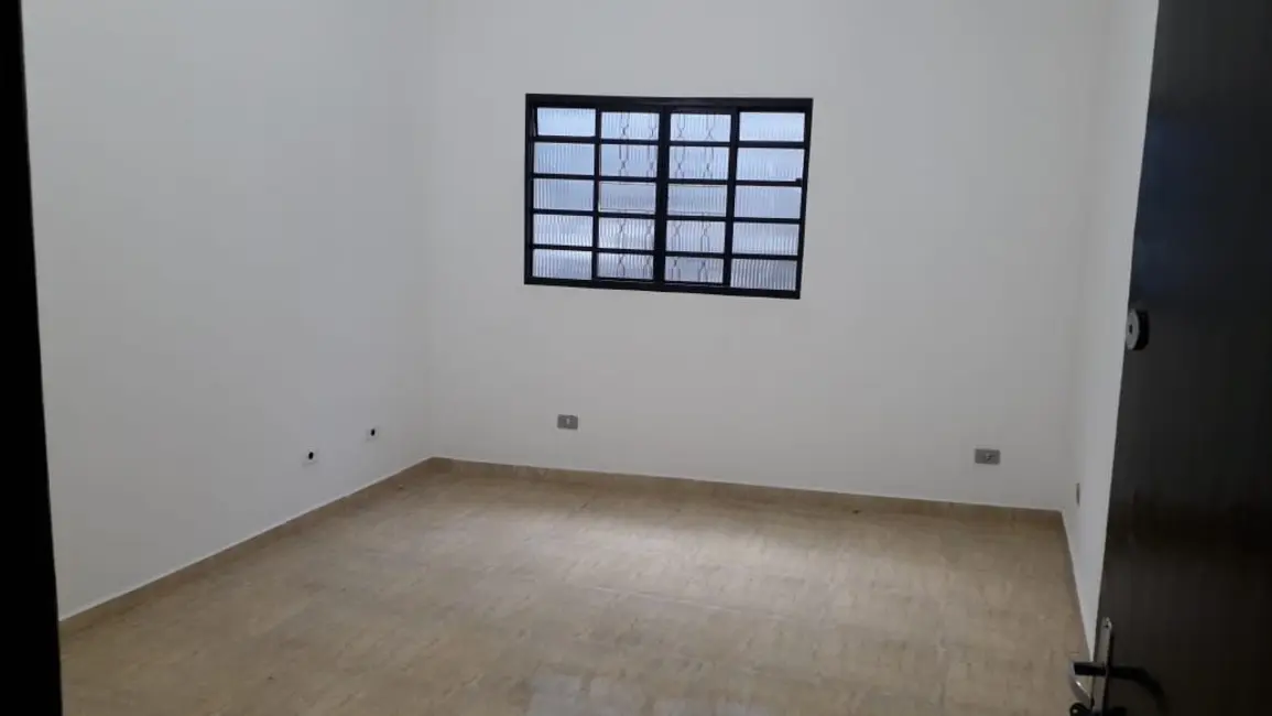 Foto 1 de Sala Comercial para alugar, 18m2 em Jardim Maria Rosa, Taboao Da Serra - SP