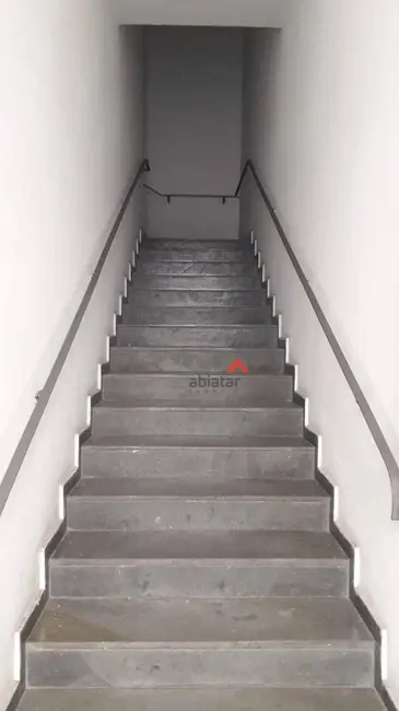 Sala Comercial para alugar, 21m2 em Jardim Maria Rosa, Taboao Da Serra - SP - imagem 2 Foto 2 de Sala Comercial para alugar, 21m2 em Jardim Maria Rosa, Taboao Da Serra - SP