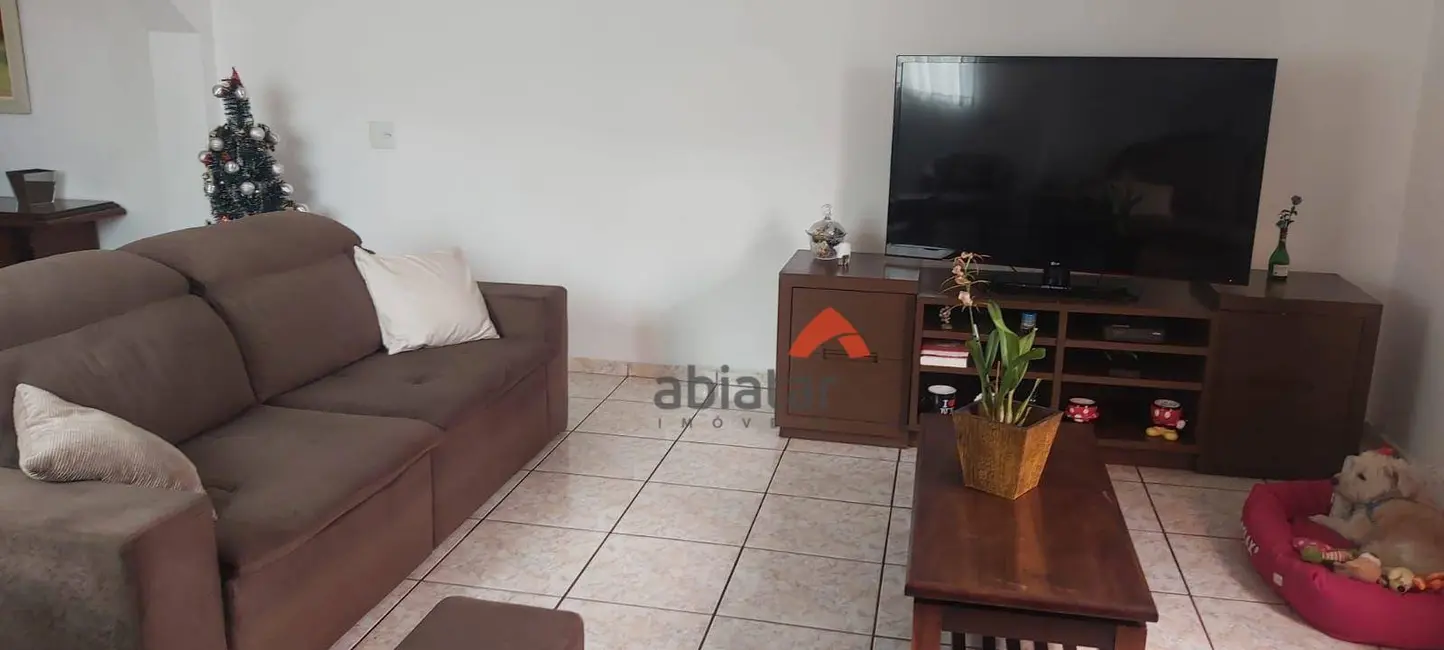 Sobrado com 4 quartos à venda, 180m2 em Osasco - SP - imagem 5 Foto 5 de Sobrado com 4 quartos à venda, 180m2 em Osasco - SP