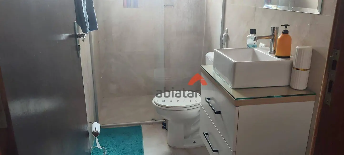 Sobrado com 4 quartos à venda, 180m2 em Osasco - SP - imagem 3 Foto 3 de Sobrado com 4 quartos à venda, 180m2 em Osasco - SP