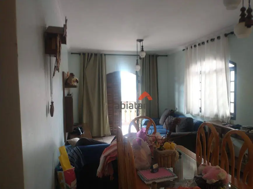 Sobrado com 3 quartos à venda, 196m2 em Parque das Cigarreiras, Taboao Da Serra - SP - imagem 3 Foto 3 de Sobrado com 3 quartos à venda, 196m2 em Parque das Cigarreiras, Taboao Da Serra - SP