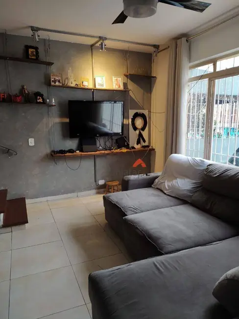 Sobrado com 2 quartos à venda, 190m2 em Jardim Maria Rosa, Taboao Da Serra - SP - imagem 6 Foto 6 de Sobrado com 2 quartos à venda, 190m2 em Jardim Maria Rosa, Taboao Da Serra - SP